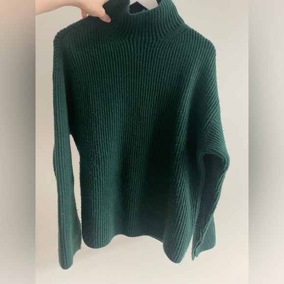 Green knit sweater - Picture 2 of 4